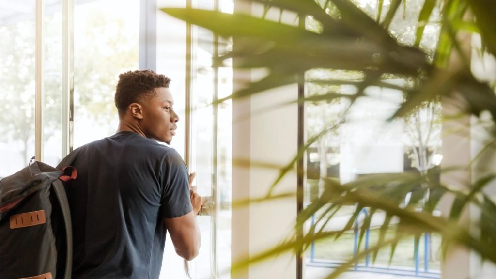 outpatient rehab lets you attend classes while getting addiction treatment